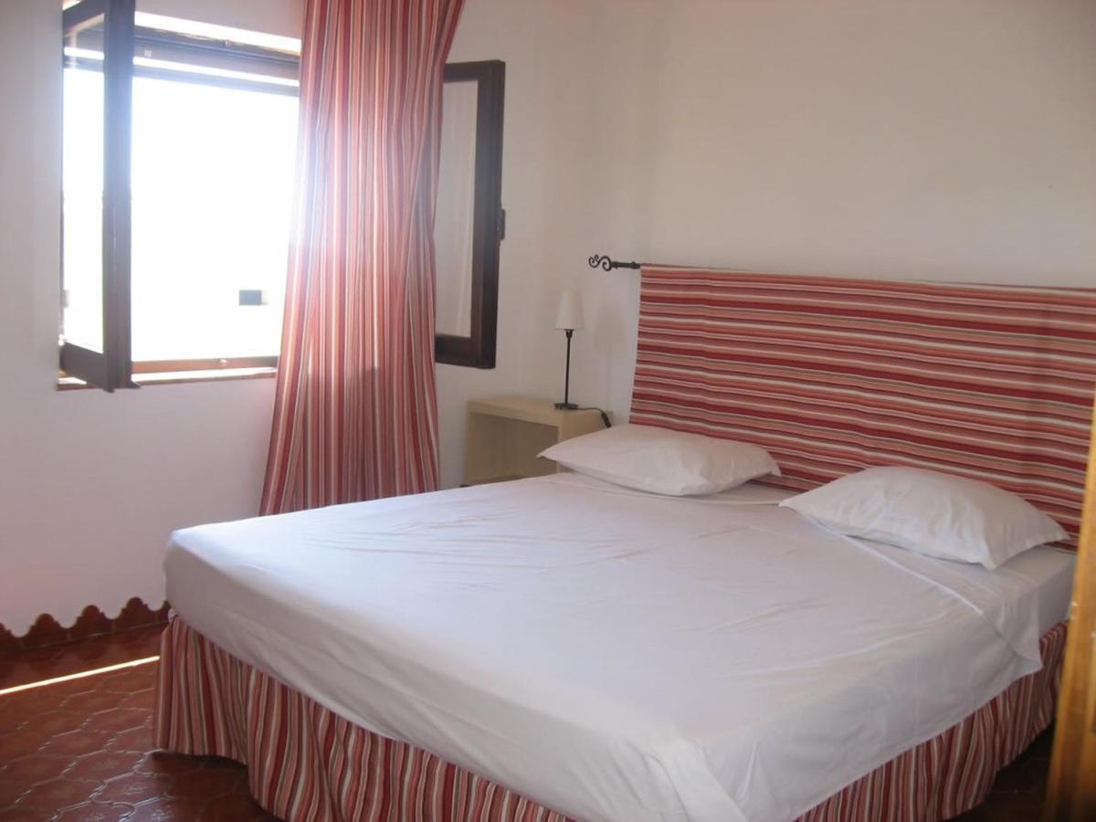 Nice Apartments In Waterfront Villa In Bosa Porto Alabe Tresnuraghes Luaran gambar